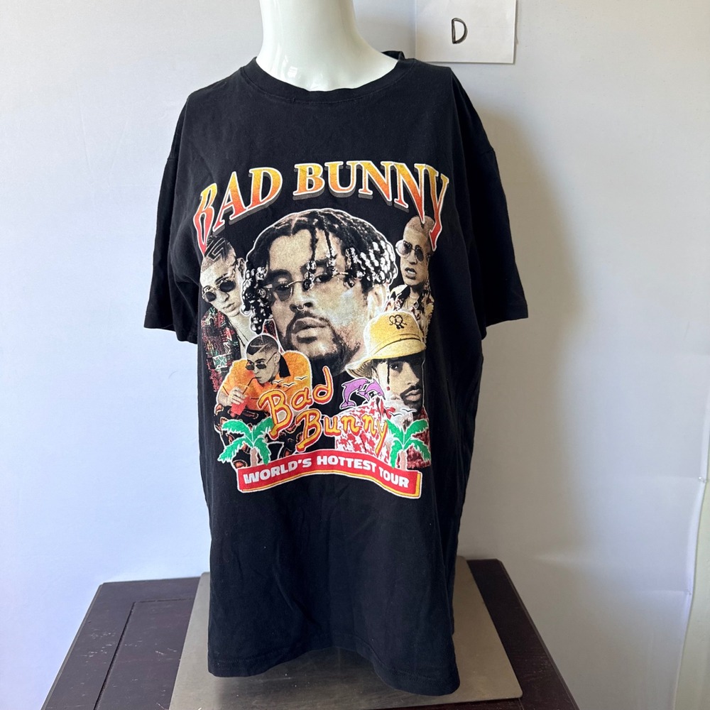 Bad Bunny T-Shirt World's Hottest Tour 2022 Concert Graphic Black Large